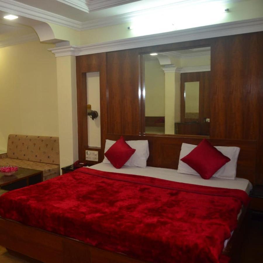 Hotel Poonam Raipur  Ngoại thất bức ảnh