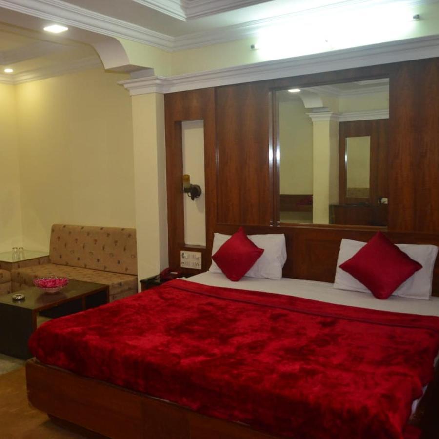 Hotel Poonam Raipur  Ngoại thất bức ảnh